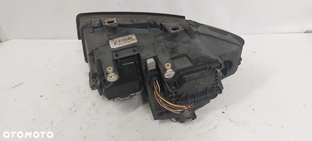 .  PRZOD PRZEDNIA LAMPA PRAWA AUDI A4 B6 - 3