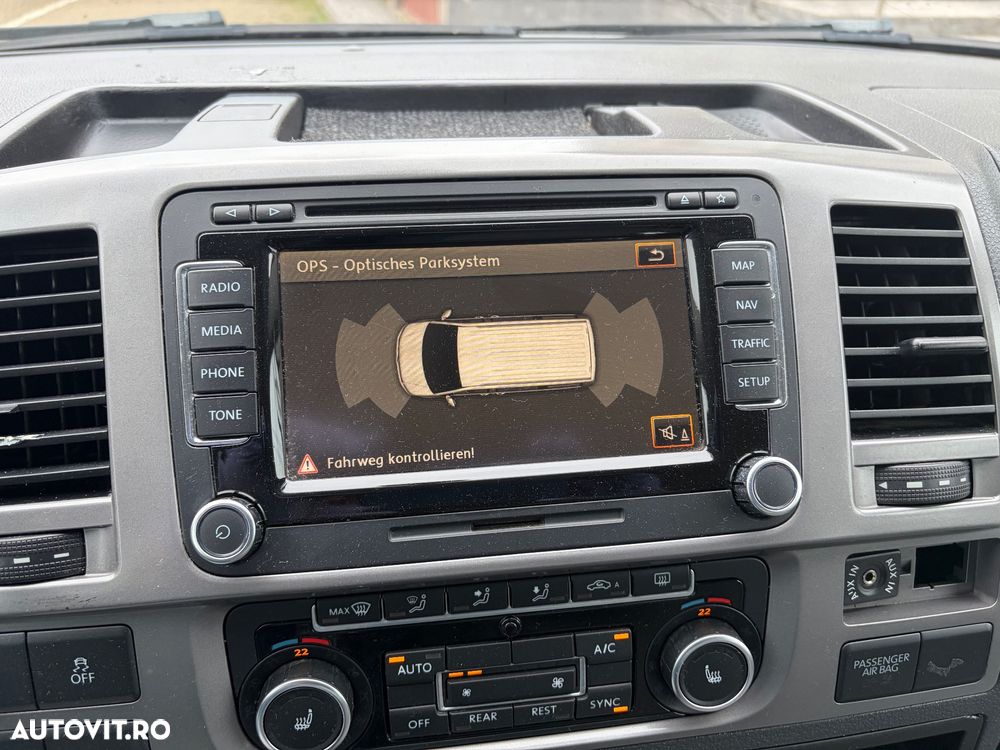 Volkswagen Caravelle - 27