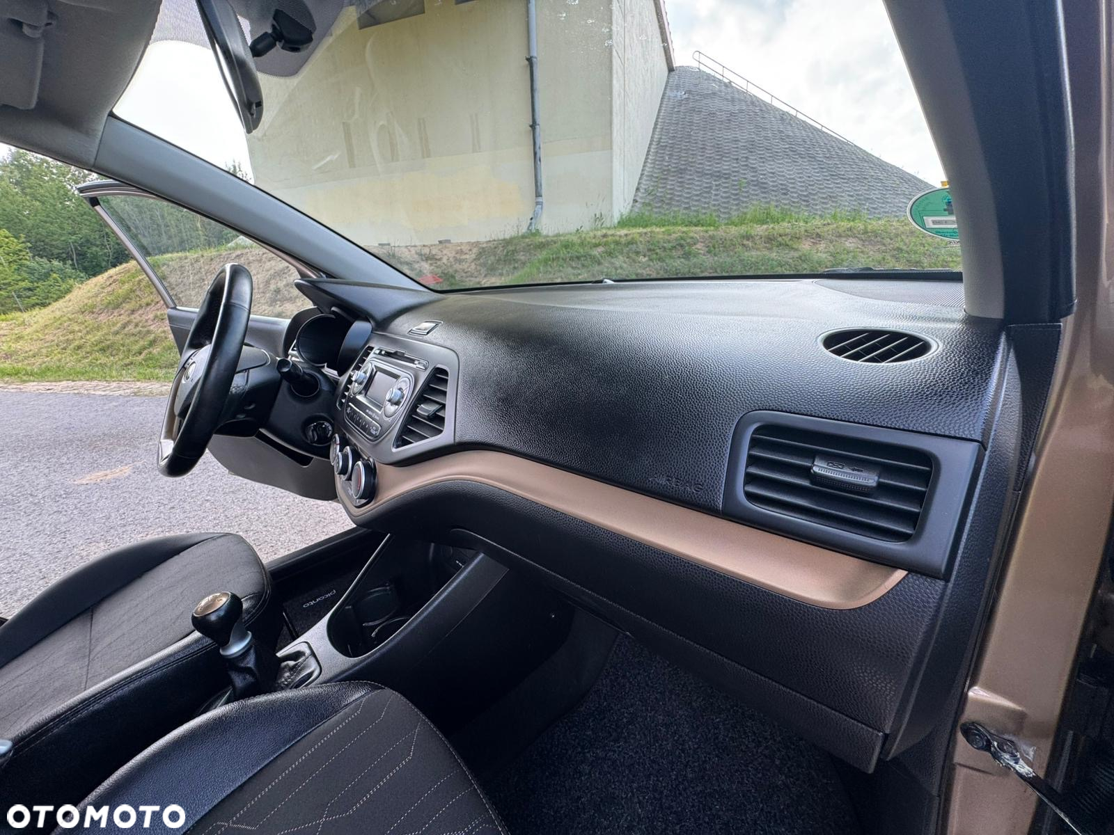 Kia Picanto 1.2 Fifa World Cup Edition - 38