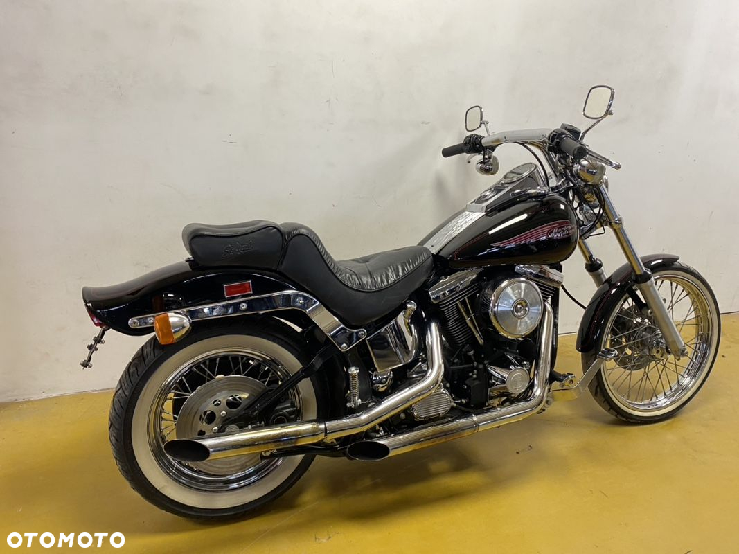 Harley-Davidson Softail Custom - 3