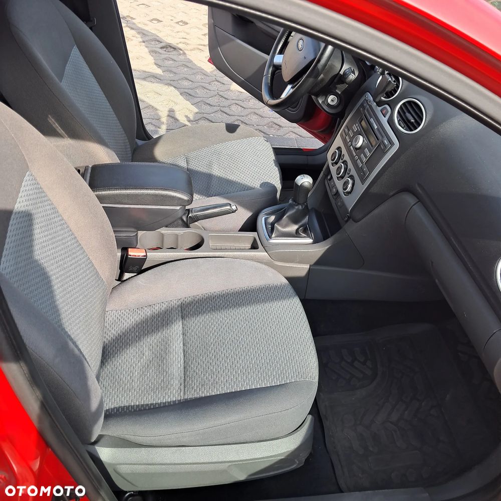 Ford Focus 1.6 16V Ambiente - 5
