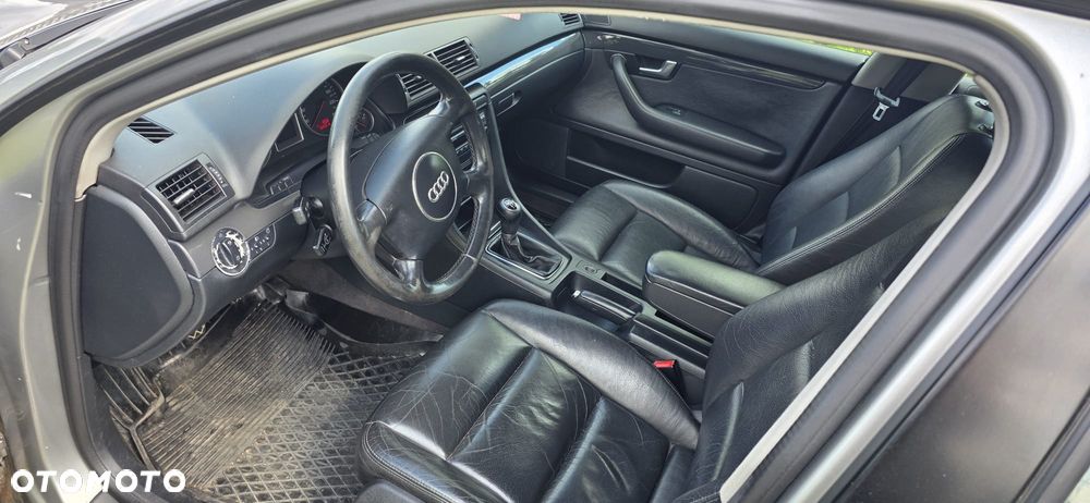 Audi A4 Avant - 4