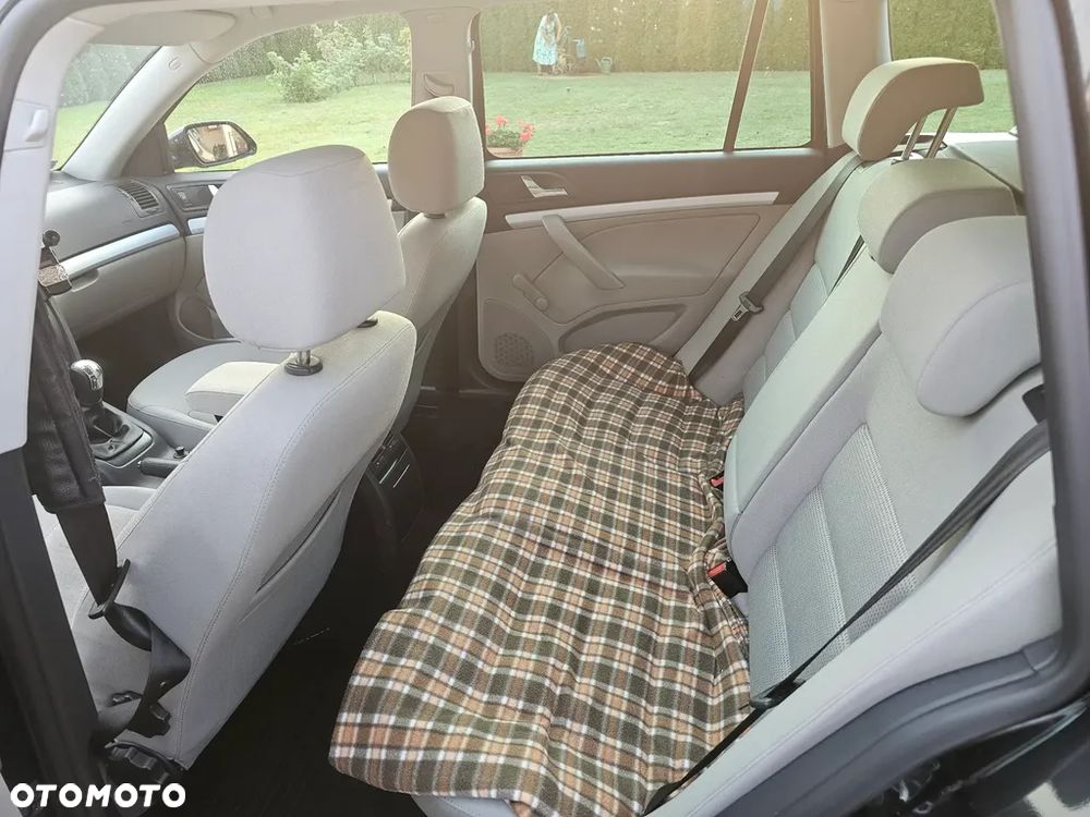 Skoda Octavia 2.0 TDI Ambiente - 6