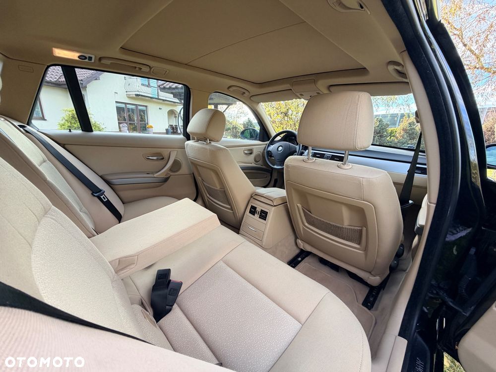 BMW Seria 3 325i - 20