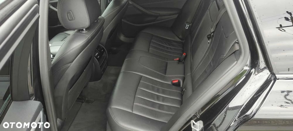 BMW Seria 5 520d Touring - 25