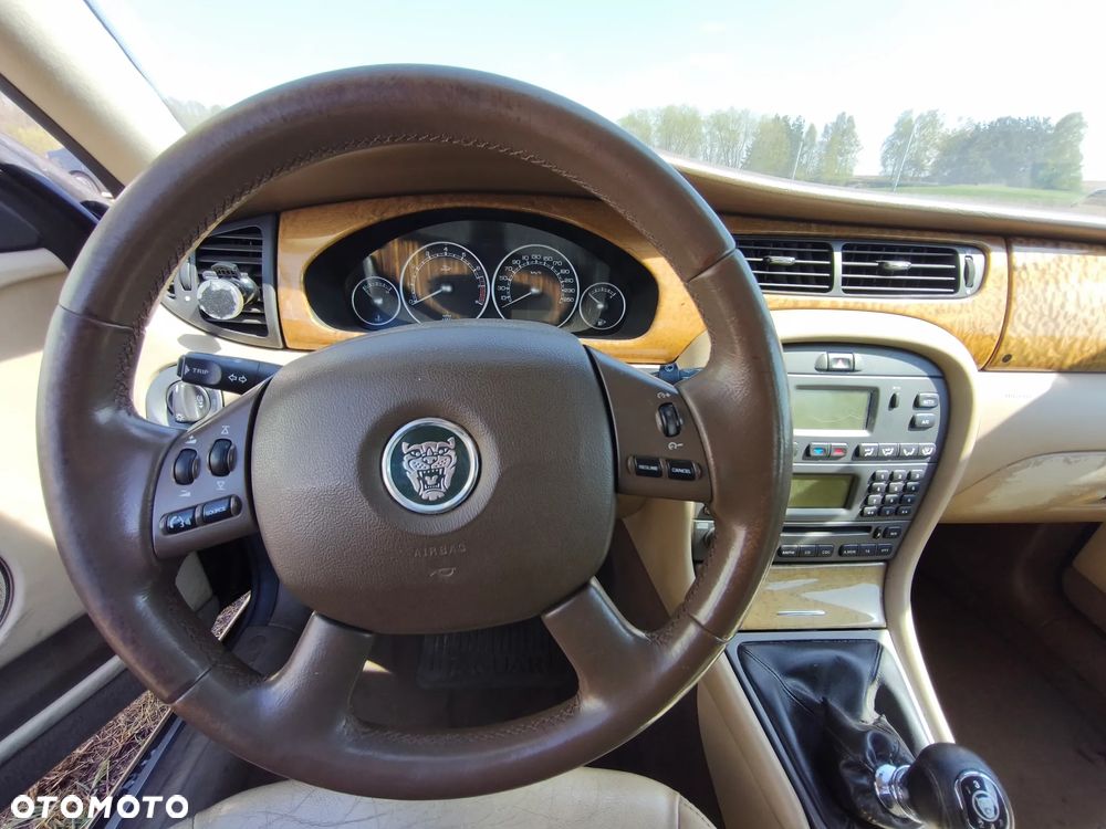 Jaguar X-Type 2.5 V6 4x4 - 12