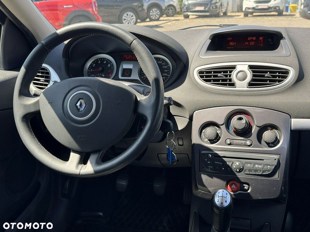 Renault Clio - 19
