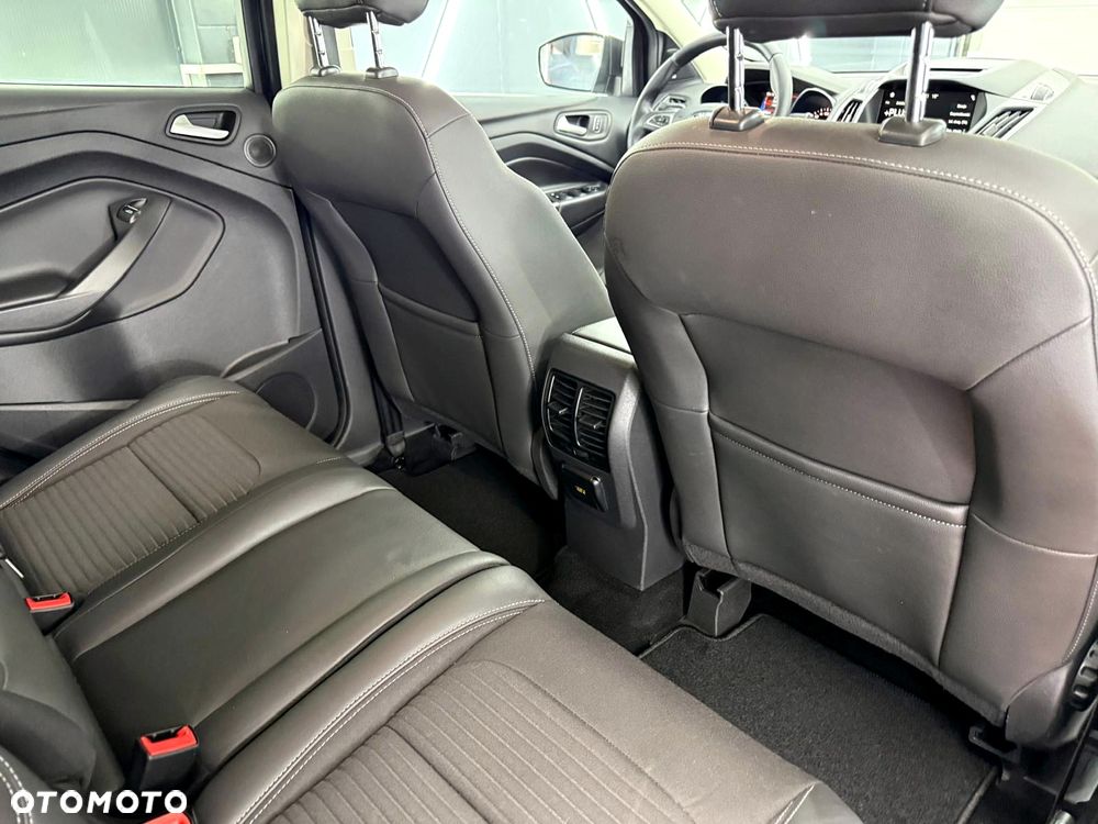 Ford Kuga 1.5 EcoBoost 2x4 Titanium - 29