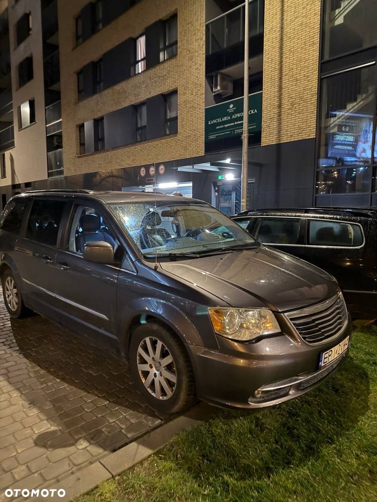 Chrysler Town & Country - 1