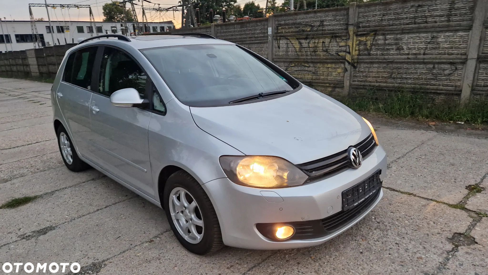 Volkswagen Golf Plus 2.0 TDI Comfortline - 1
