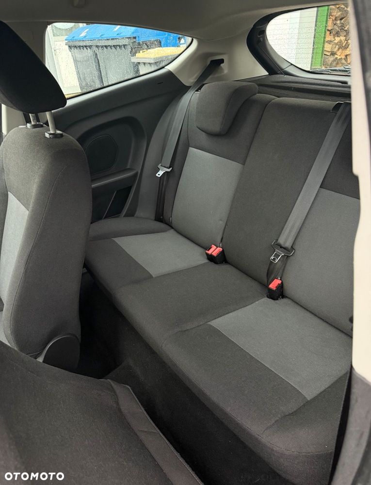 Ford Fiesta 1.25 Ambiente EU5 - 10