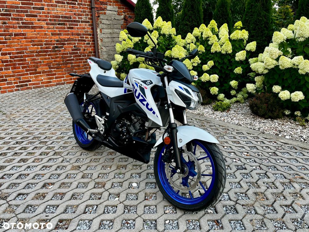Suzuki GSX - 8
