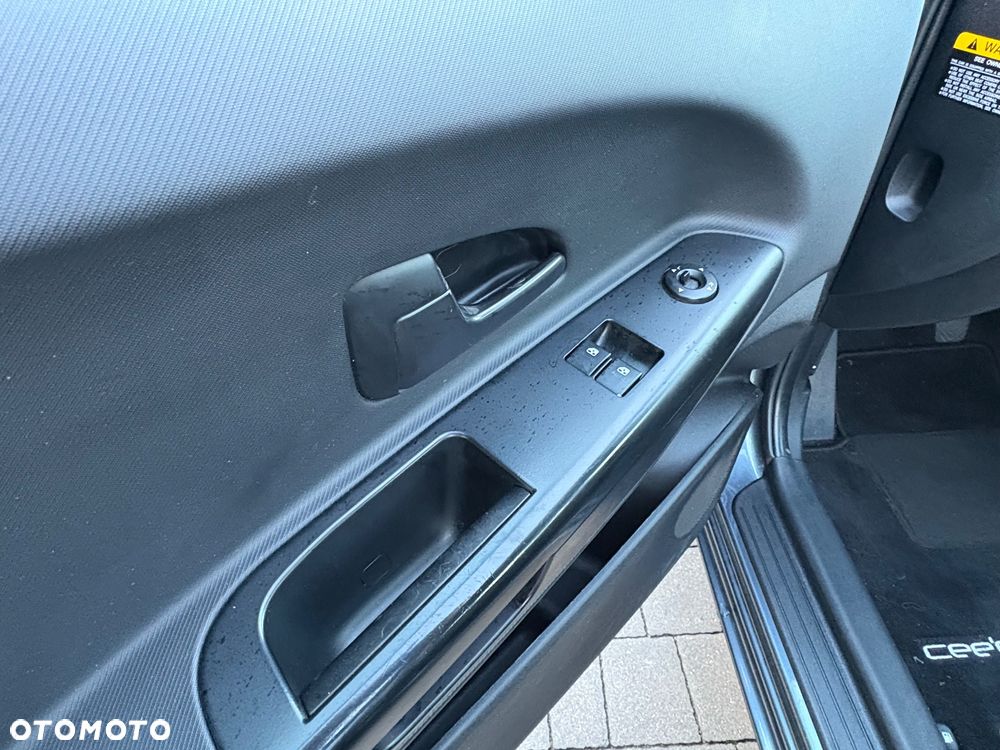 Kia Ceed 1.4 CVVT SW LX - 21