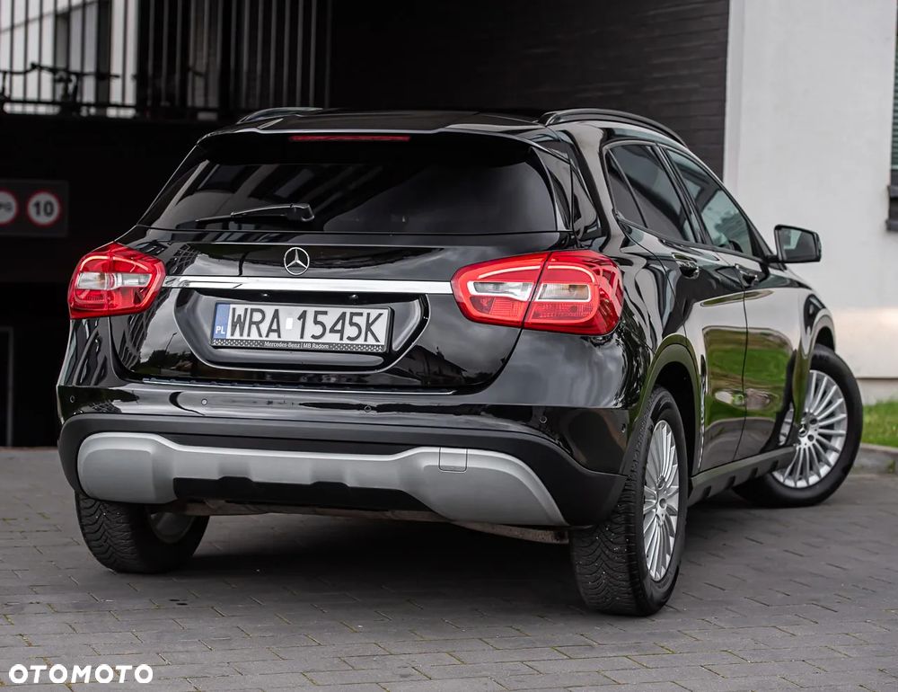 Mercedes-Benz GLA 180 - 12