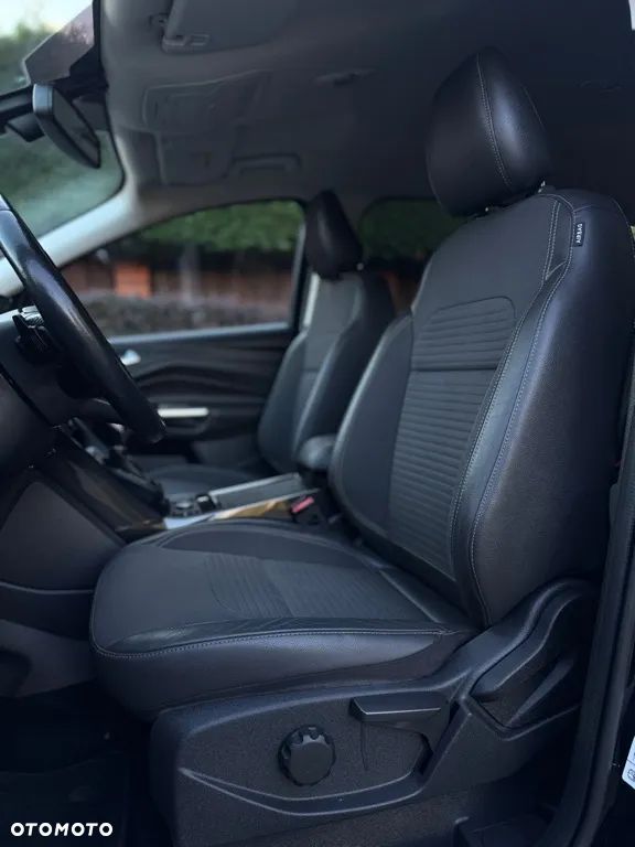Ford Kuga 2.0 TDCi 4x4 Titanium - 27