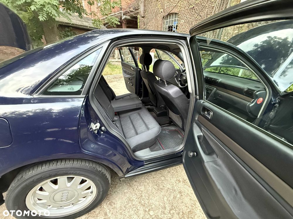 Audi A4 Limousine - 7