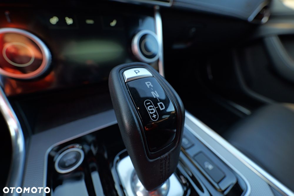 Jaguar XE P250 R-Dynamic Black - 25