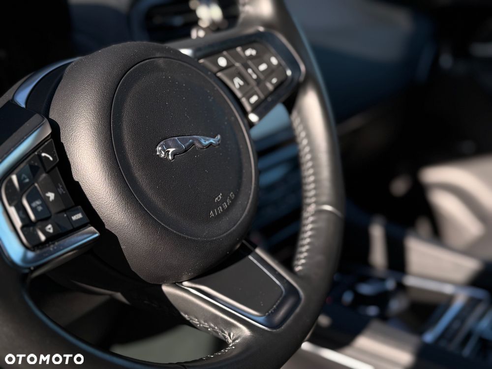 Jaguar F-Pace 30t AWD Prestige - 22