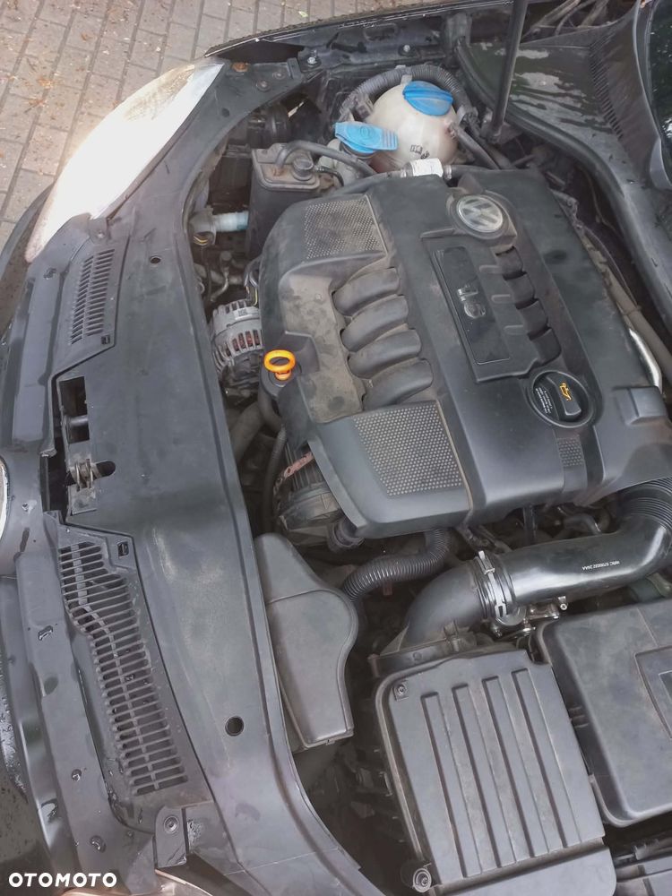 Volkswagen Golf - 6