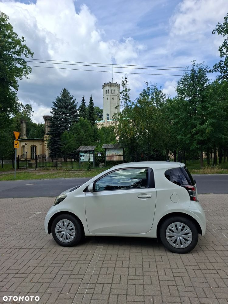 Toyota iQ 1.0 - 8