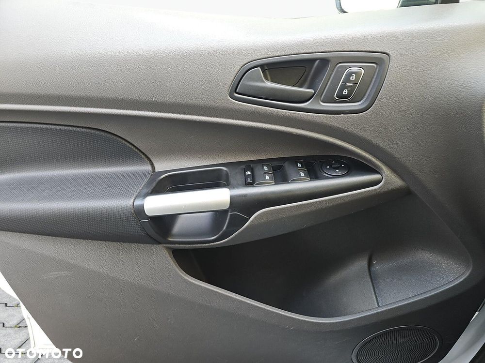 Ford Transit Connect - 17