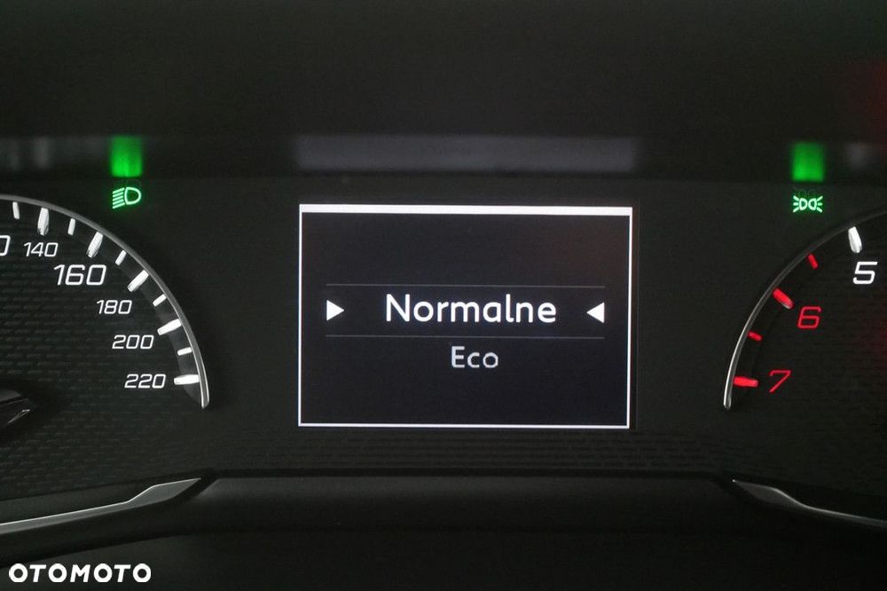 Peugeot 2008 1.2 PureTech Allure S&S - 20