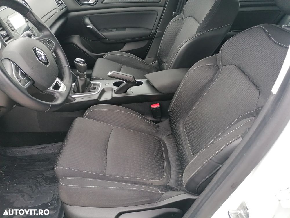 Renault Megane BLUE dCi Zen - 12