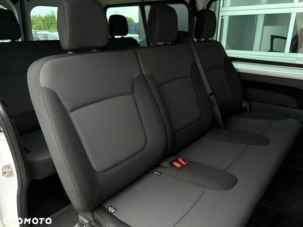 Renault Trafic 2.0 dCi - 12