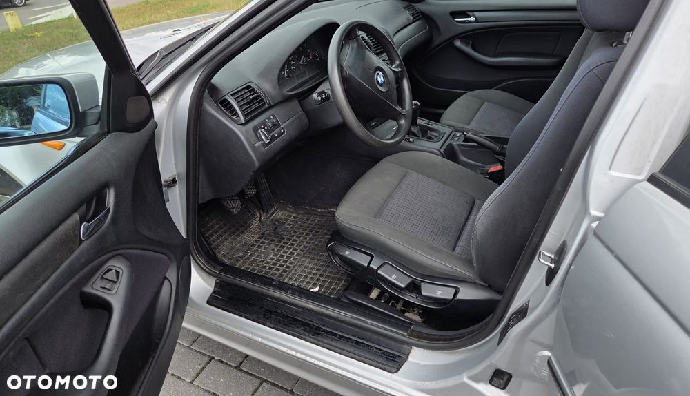 BMW Seria 3 318i - 6