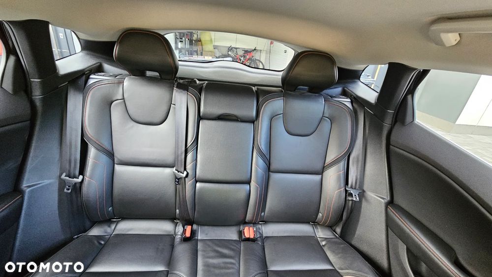 Volvo V40 Cross Country T4 AWD Drive-E Ocean Race - 15