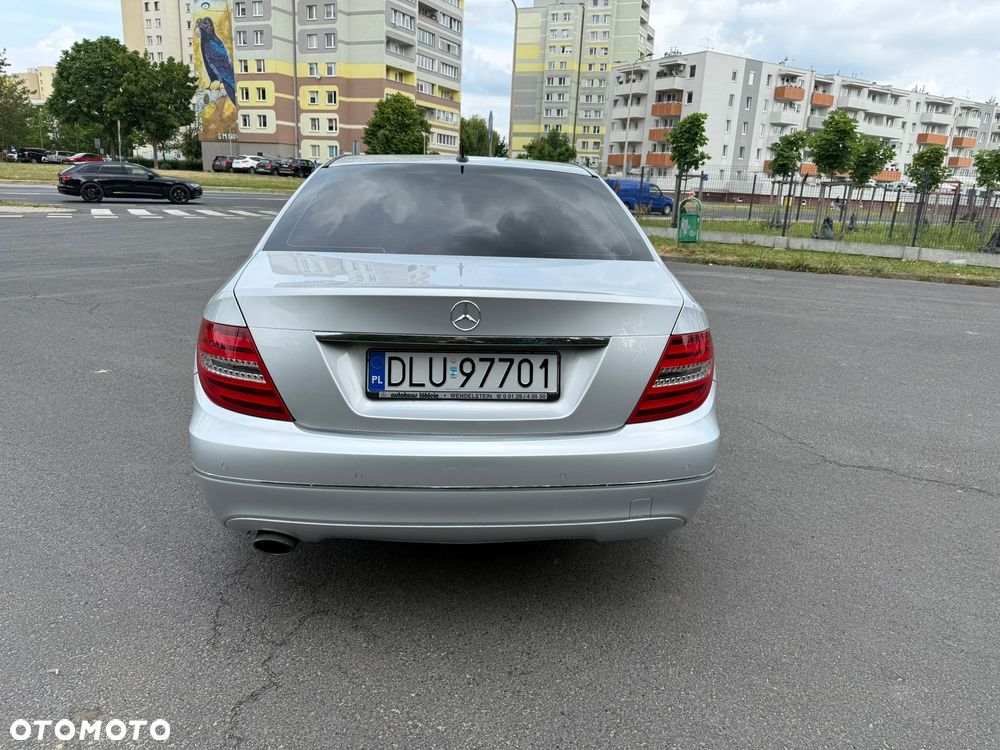 Mercedes-Benz Klasa C 250 CGI BlueEff Avantgarde - 2