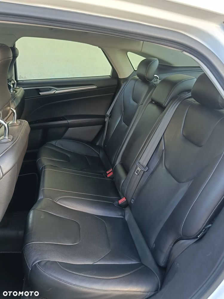 Ford Fusion - 20