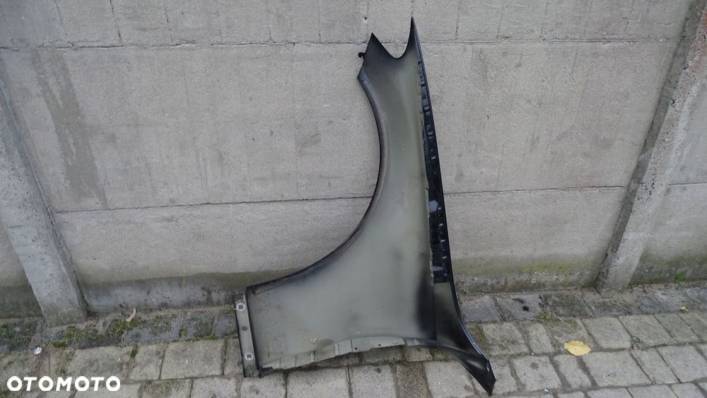MERCEDES C-KLASA W205 - błotnik przedni prawy - 5