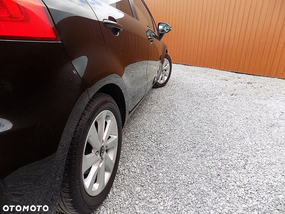 Kia Rio 1.2 Dream Team Edition - 25