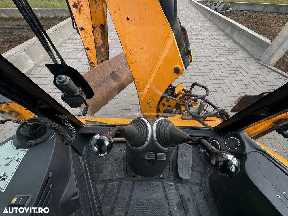 JCB 3CX - 4