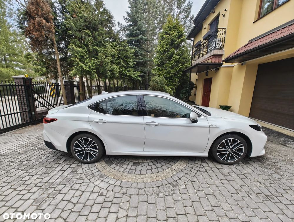 Toyota Camry 2.5 Hybrid Dynamic Force Executive e-CVT - 3