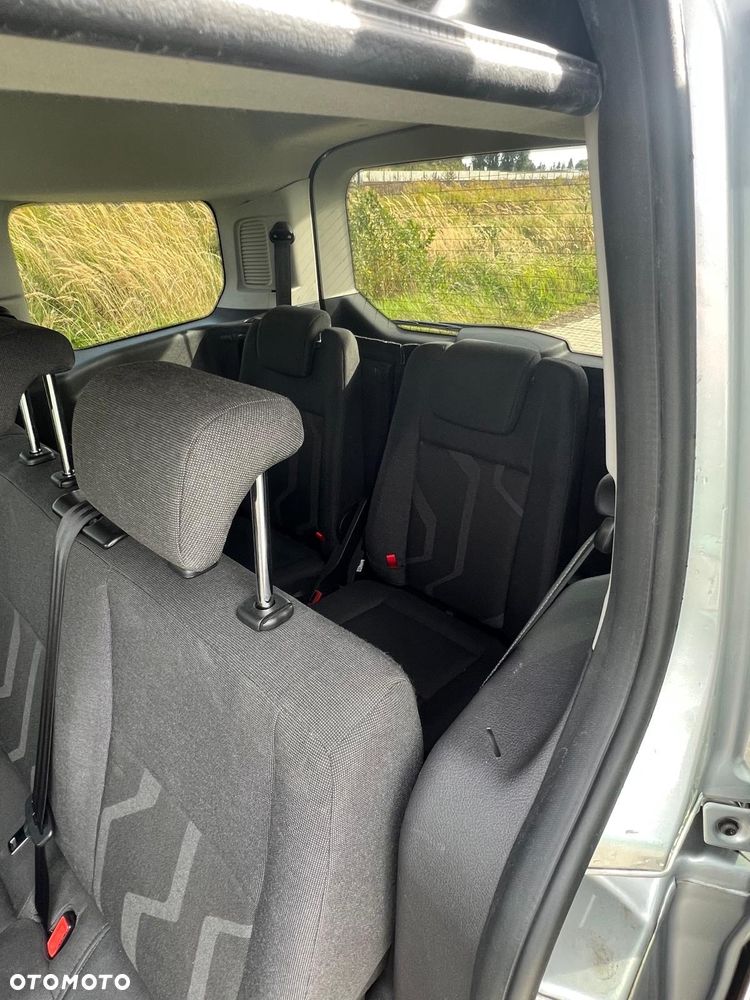 Ford Tourneo Connect - 14