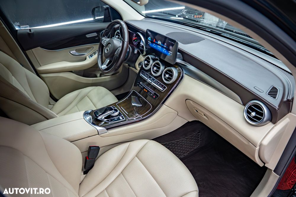 Mercedes-Benz GLC - 24