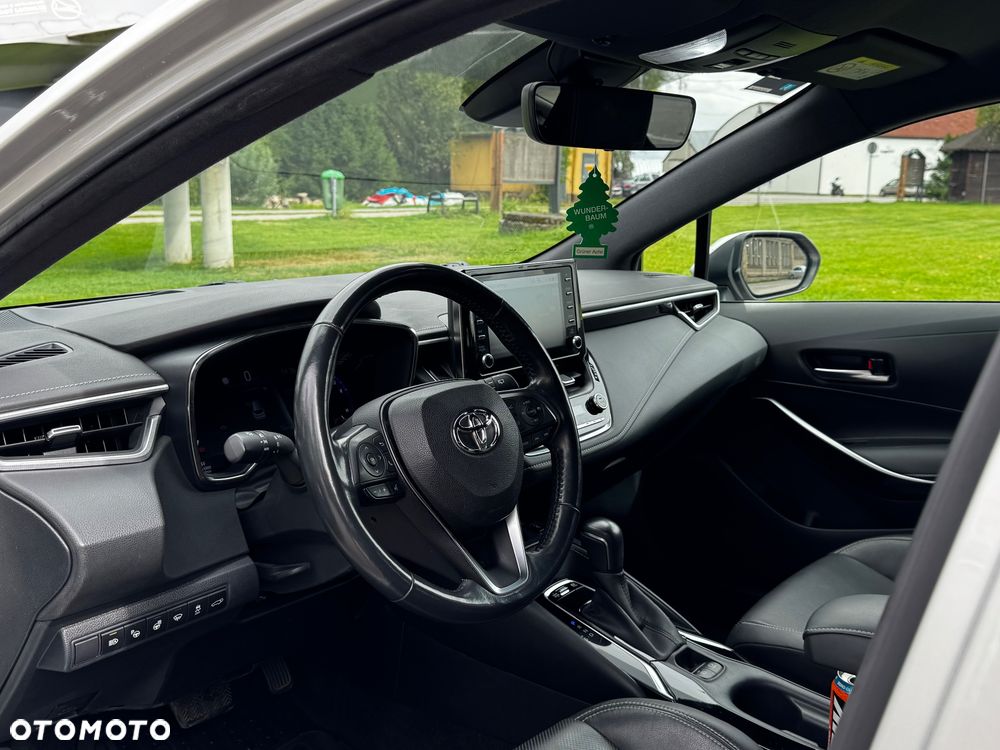 Toyota Corolla 2.0 Hybrid Executive - 8