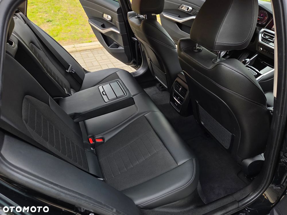 BMW Seria 3 320d M Sport Shadow sport - 27
