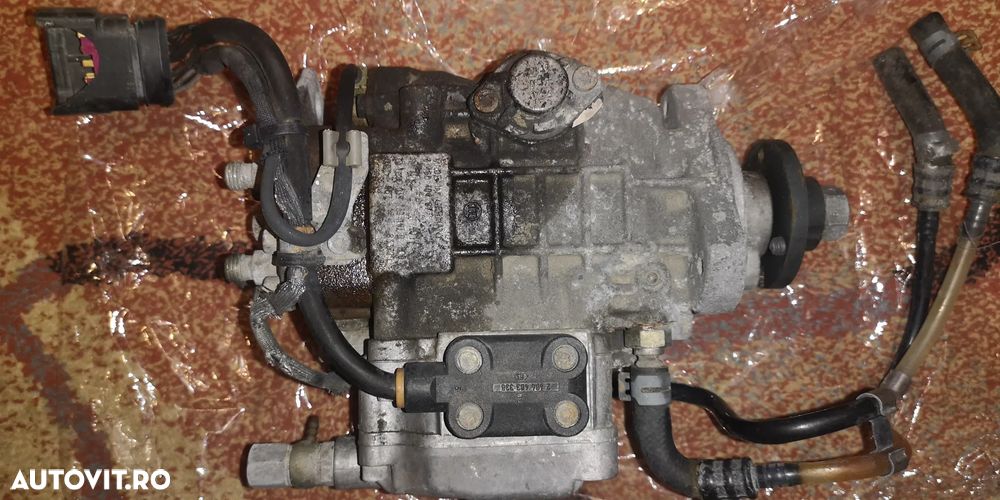 Pompa injectie LT 2.5 tdi 0460415983 0986440526 Injectoare LT 2.5 tdi - 4