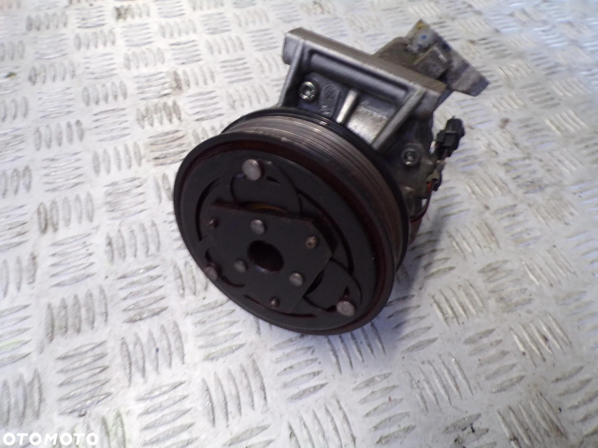 POMPA KOMPRESOR KLIMATYZACJI NISSAN PULSAR JUKE 1.2 DIG-T 92600 3ZL1A - 4