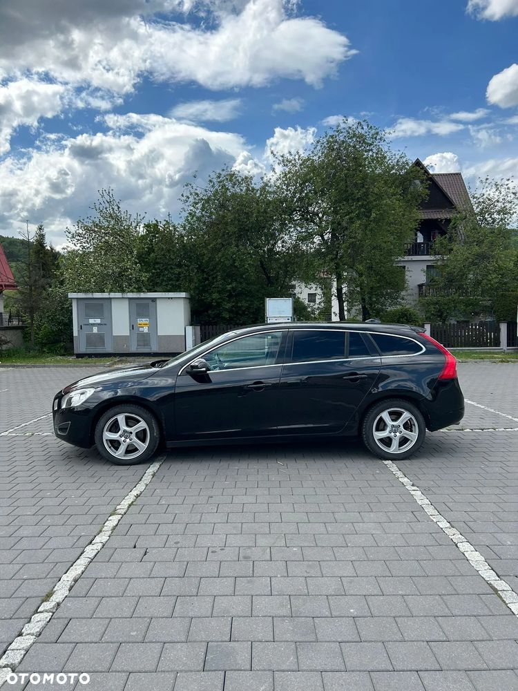 Volvo V60 D5 AWD Summum - 4