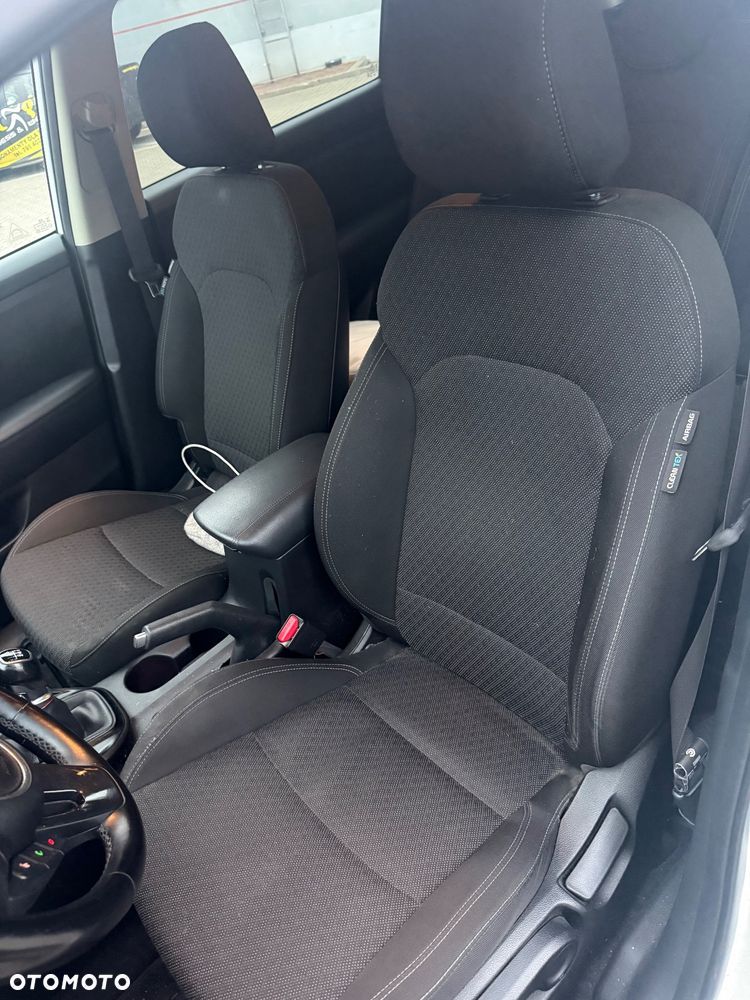 Kia Carens 1.7 CRDi 141 Dream Team Edition - 7