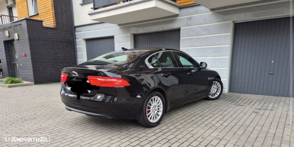 Jaguar XE 2.0 D Prestige Aut. - 2