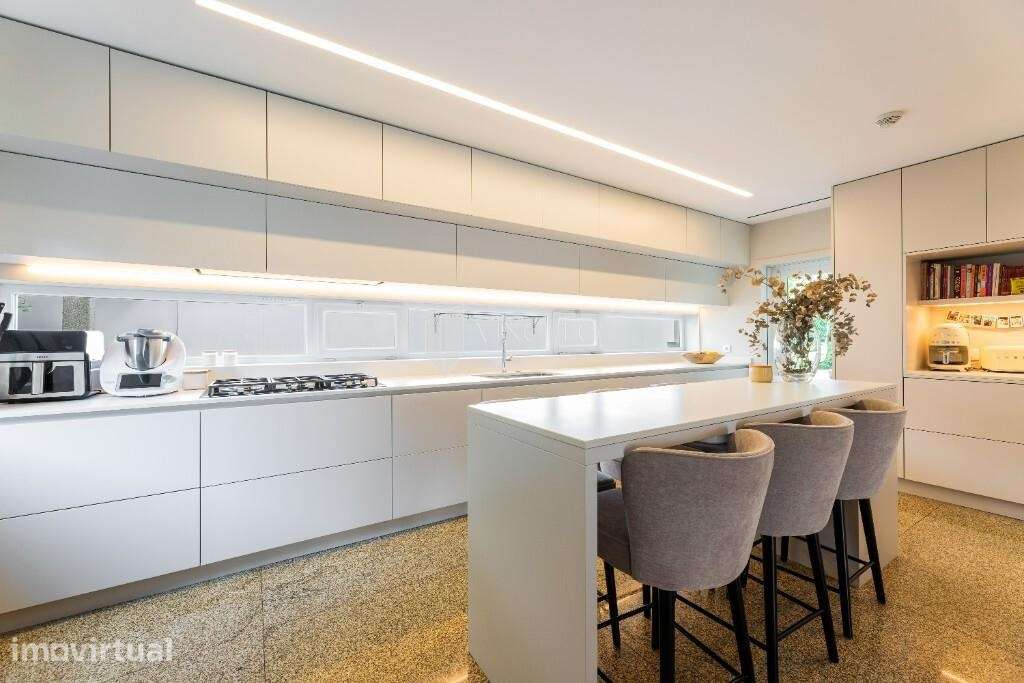 Moradia T4 em zona privilegiada de Nogueiró – conforto, elegância e vi - Grande imagem: 4/22