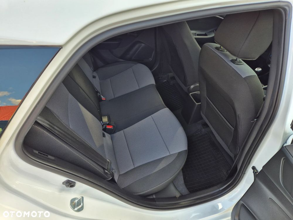 Hyundai i20 1.2 Passion - 36