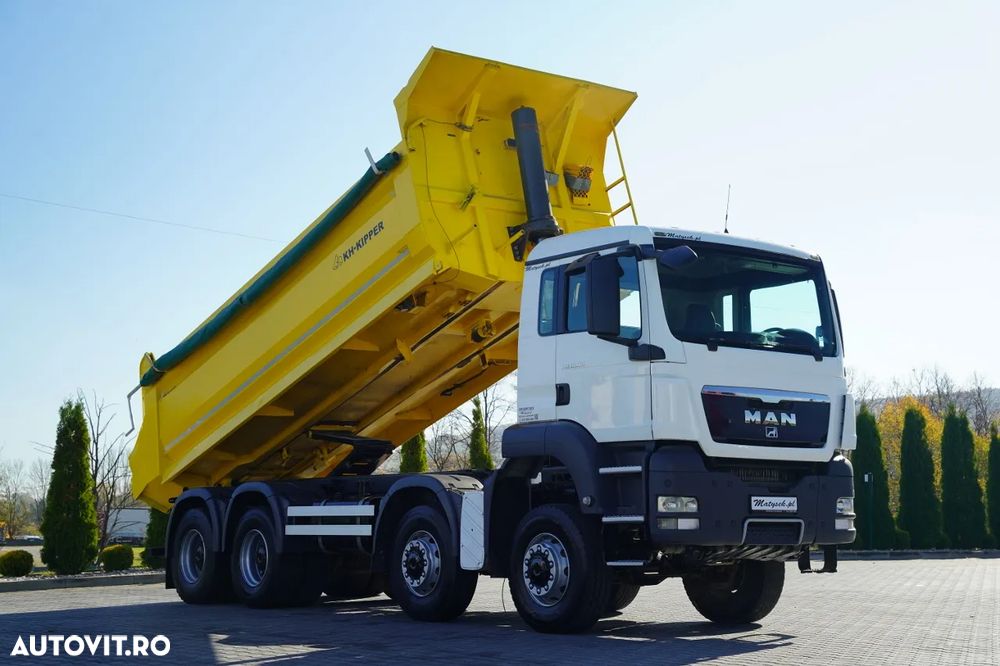 MAN TGS 41.440 / 8x8 / AUTOBASCULANTĂ CU BASCULARE PE SPATE - 5,9 M / CUTIE DE VITEZE MANUALĂ / - 8
