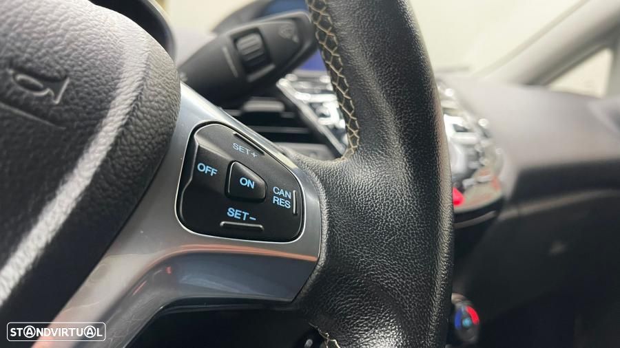 Ford Fiesta 1.5 TDCi Titanium - 25