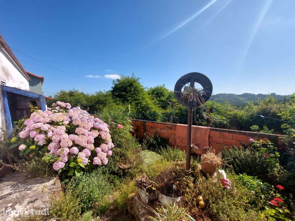 Moradia com armazém, terraço e pátio para recuperação - Grande imagem: 3/28